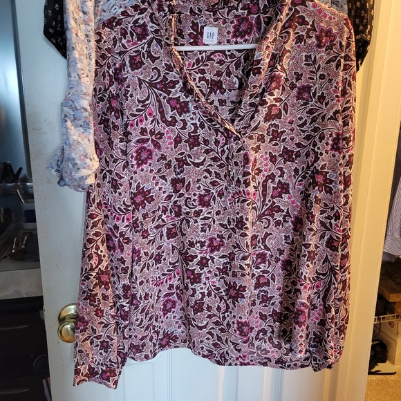 3 blouses - Picture 2 of 4
